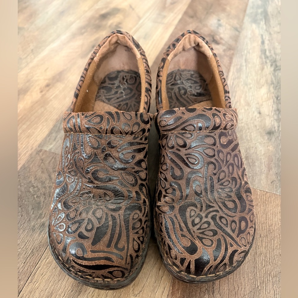 boc Brown & Black Paisley-Print Leather Clogs